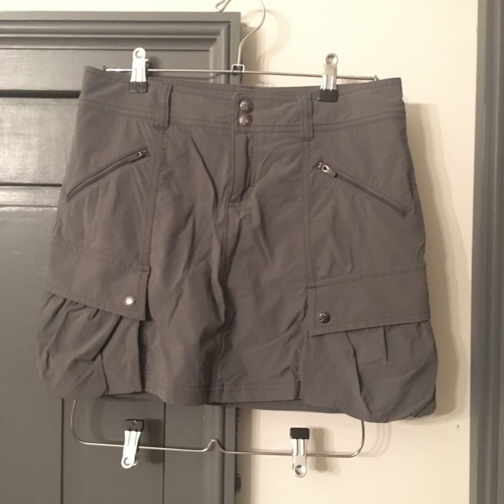 Adorable Athleta Cargo Skort